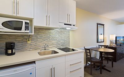 Siesta Suites Kelowna