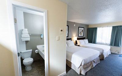 Siesta Suites Kelowna